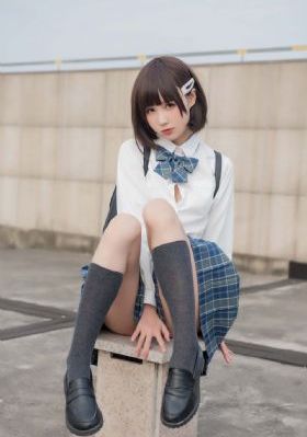 女大学生撞脸孙颖莎被求合影