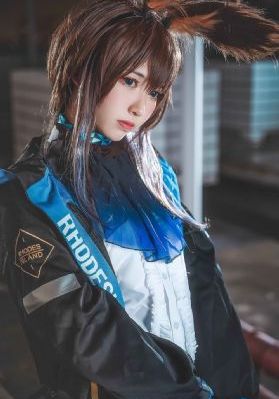 两个奶被揉捏了一晚上视频